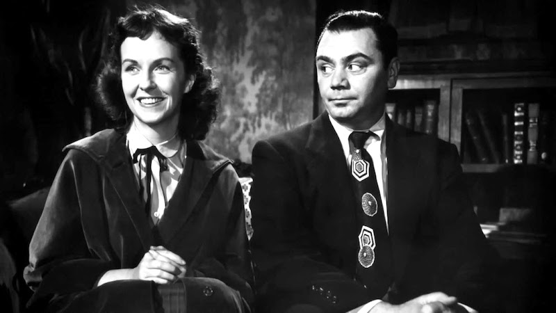In a situation neither have much experience in, Clara (Betsy Blair) innocently does her best to talk with Marty’s mom, as Marty (Ernest Borgnine) nervously looks on